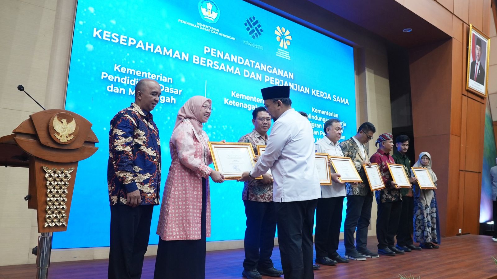 Gambar Siaran Pers