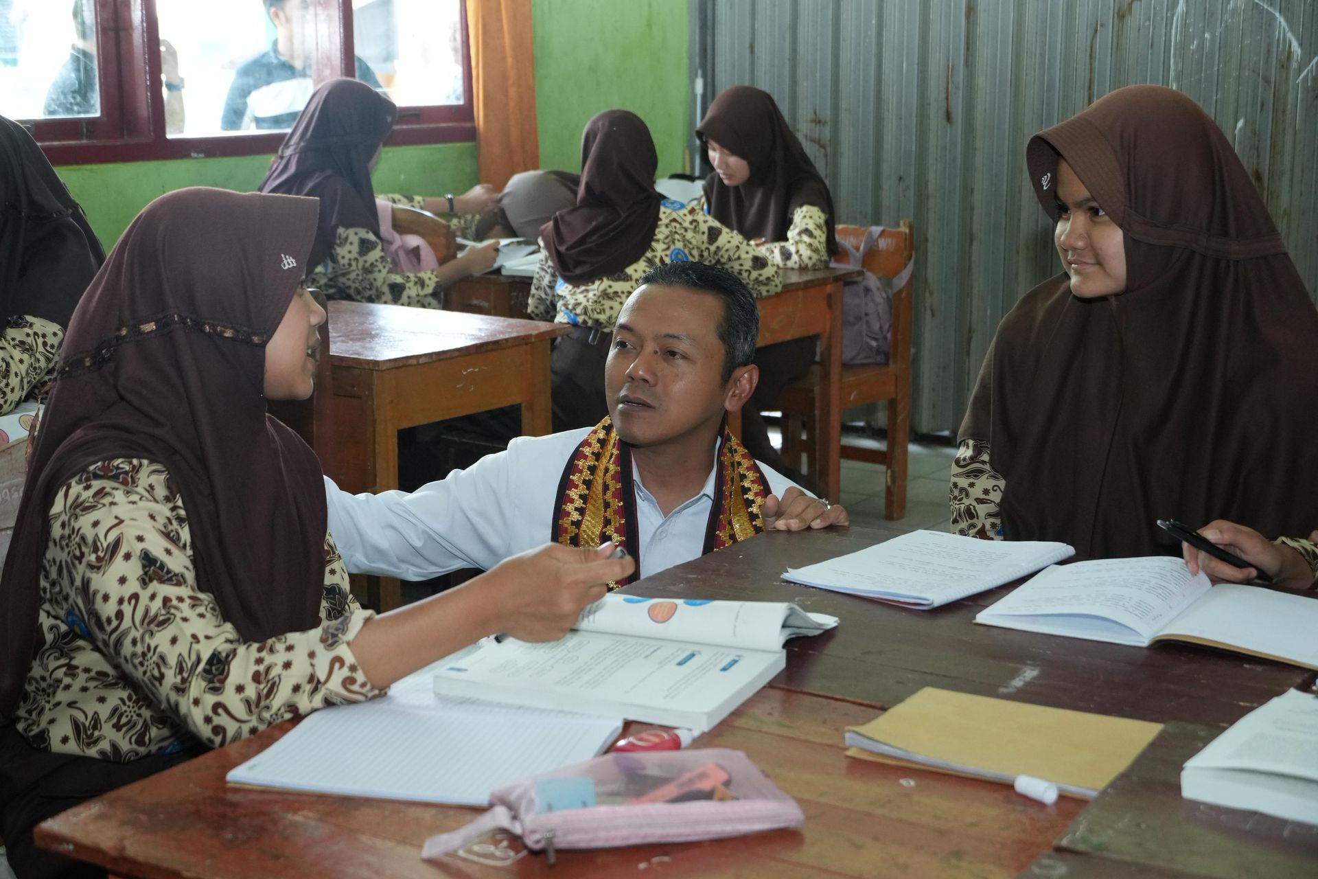 Gambar Siaran Pers