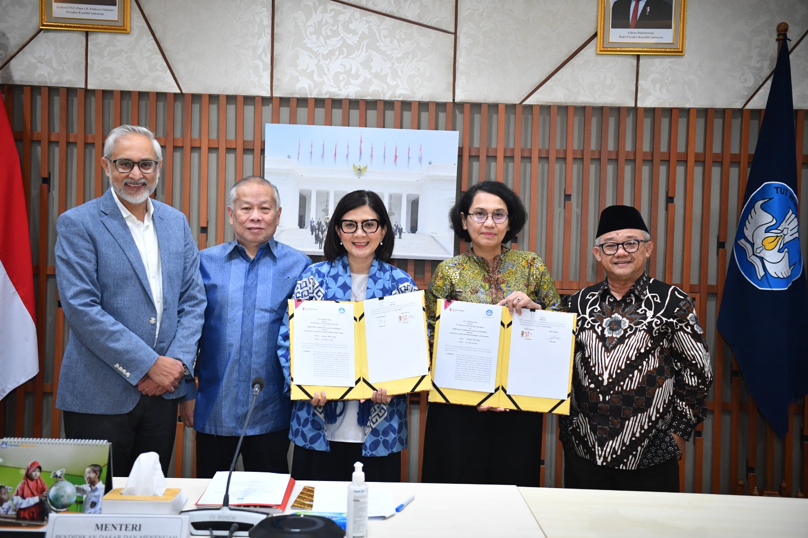 Gambar Siaran Pers