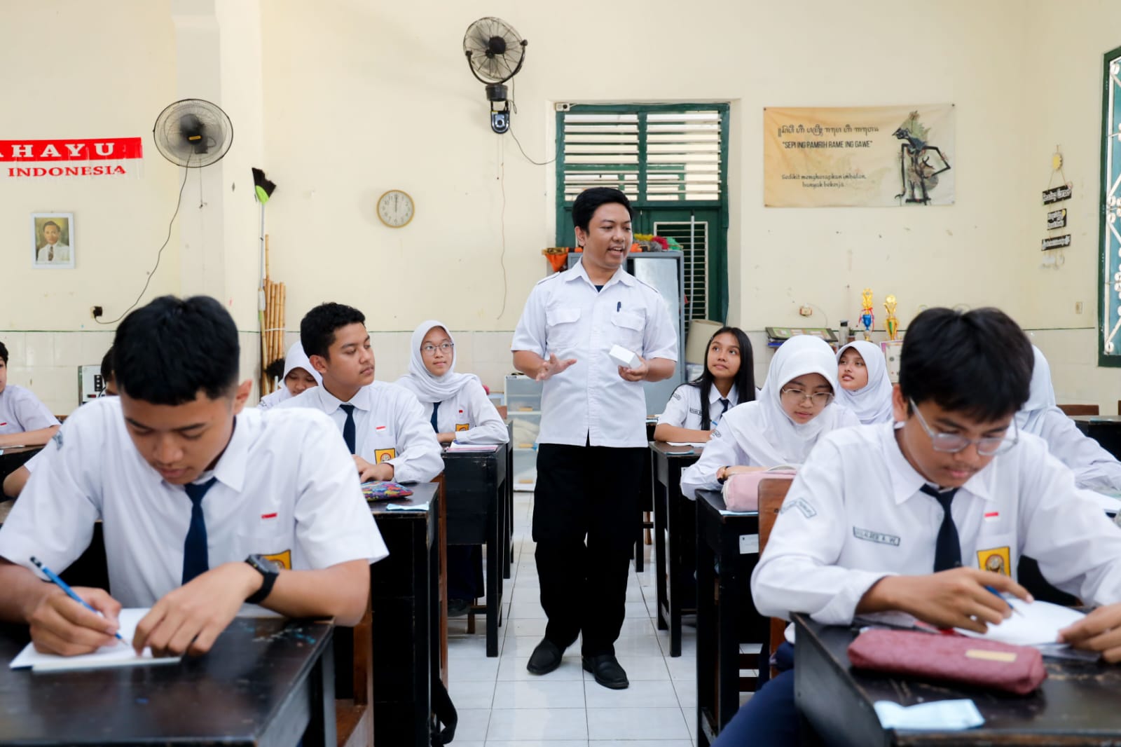 Good News for Teachers: Government Strengthens Welfare, Careers, and Competence