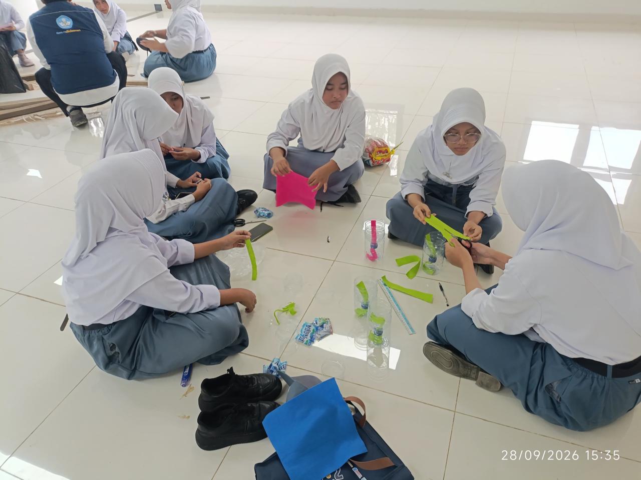 Pembelajaran STEM di SNT 3 OIKN Ajak Murid Ciptakan Solusi Penghijauan melalui Vertical Garden